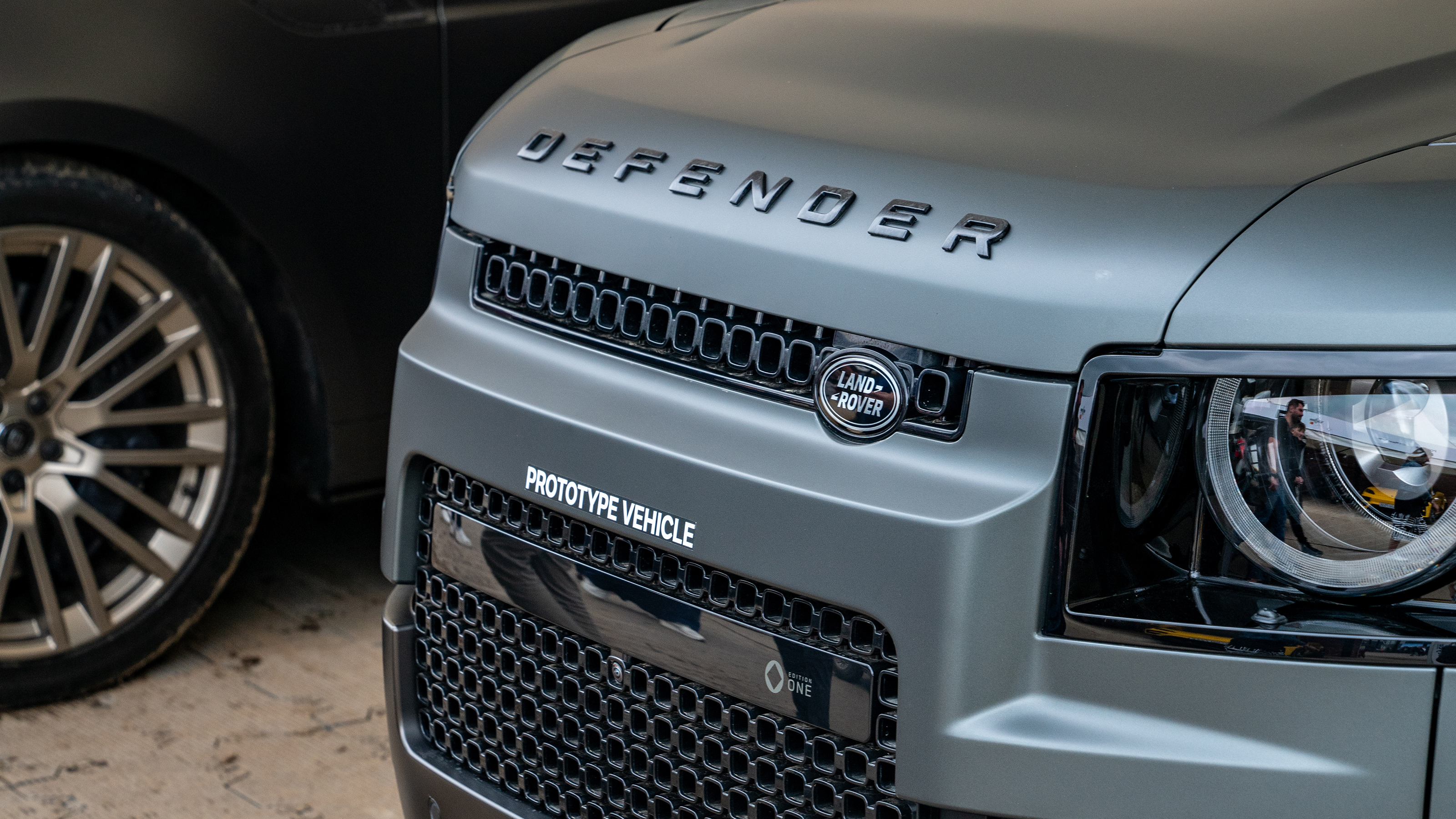 Land Rover Defender OCTA - Front end