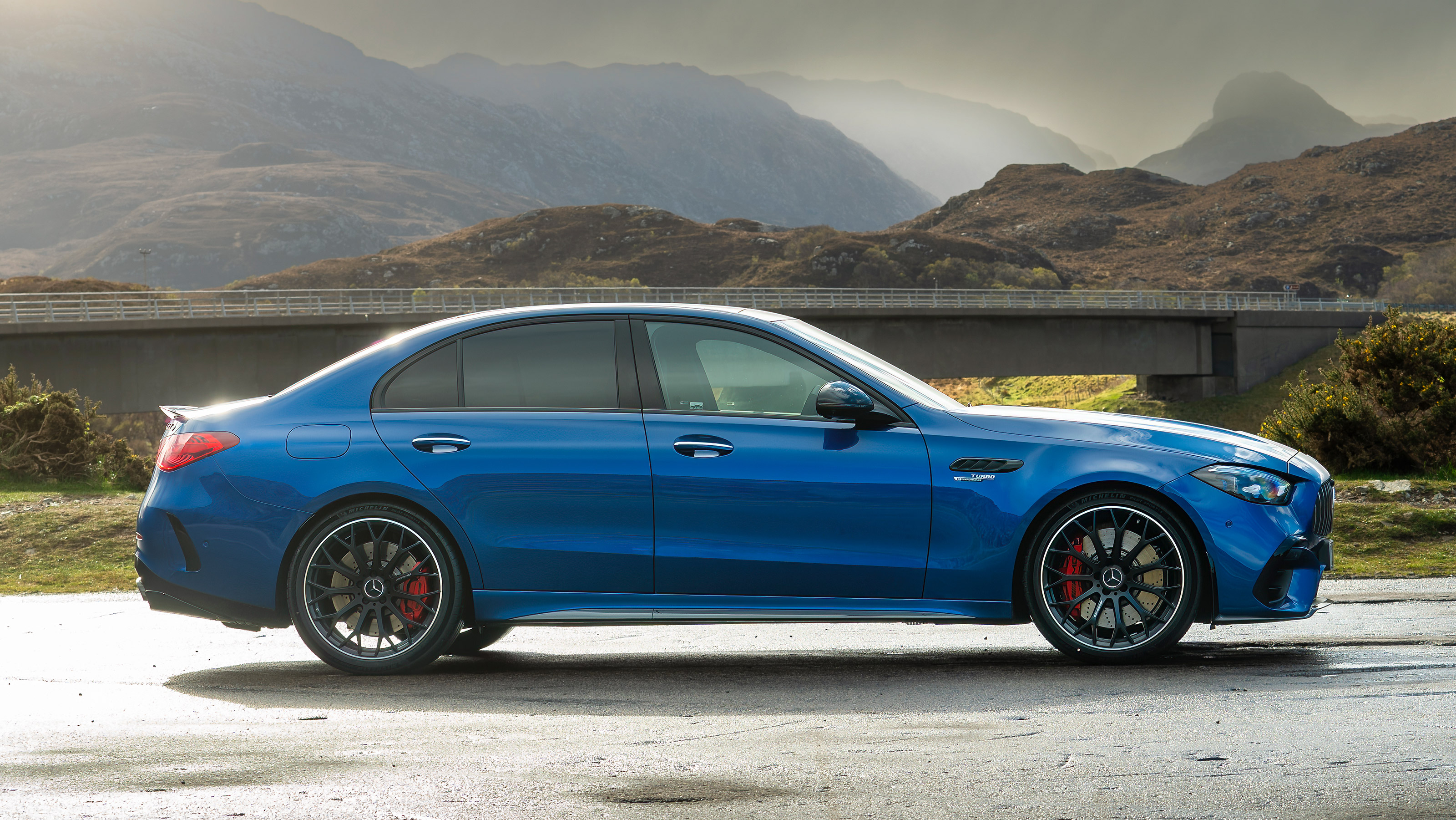 Mercedes-AMG C 63 S E Performance - side static