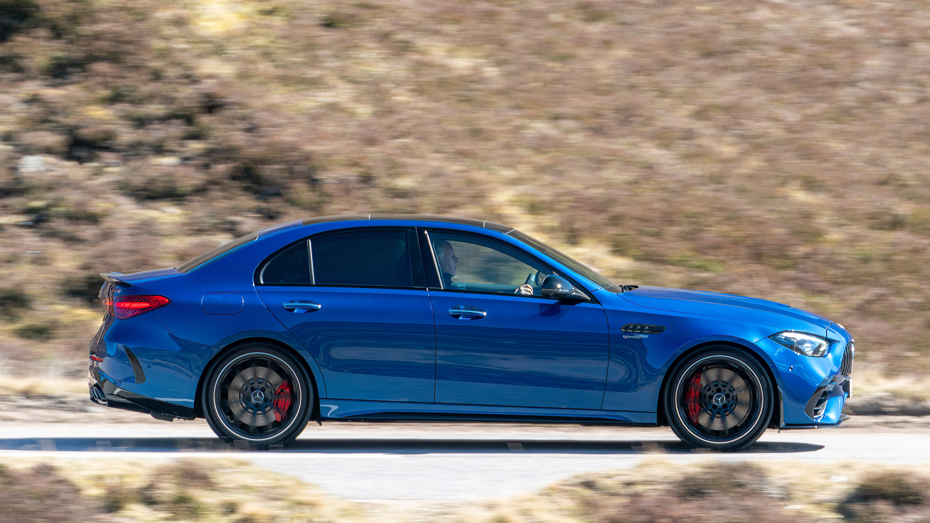 Mercedes-AMG C 63 S E Performance - side