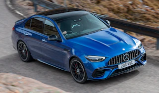 Mercedes-AMG C 63 S E Performance - front cornering