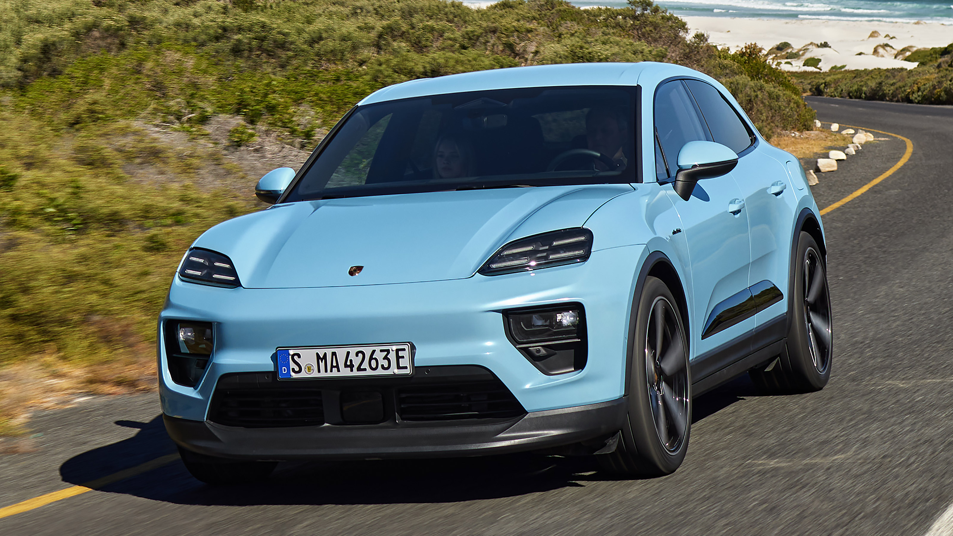 Porsche Macan - front