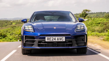 Porsche Panamera 2024 - full front