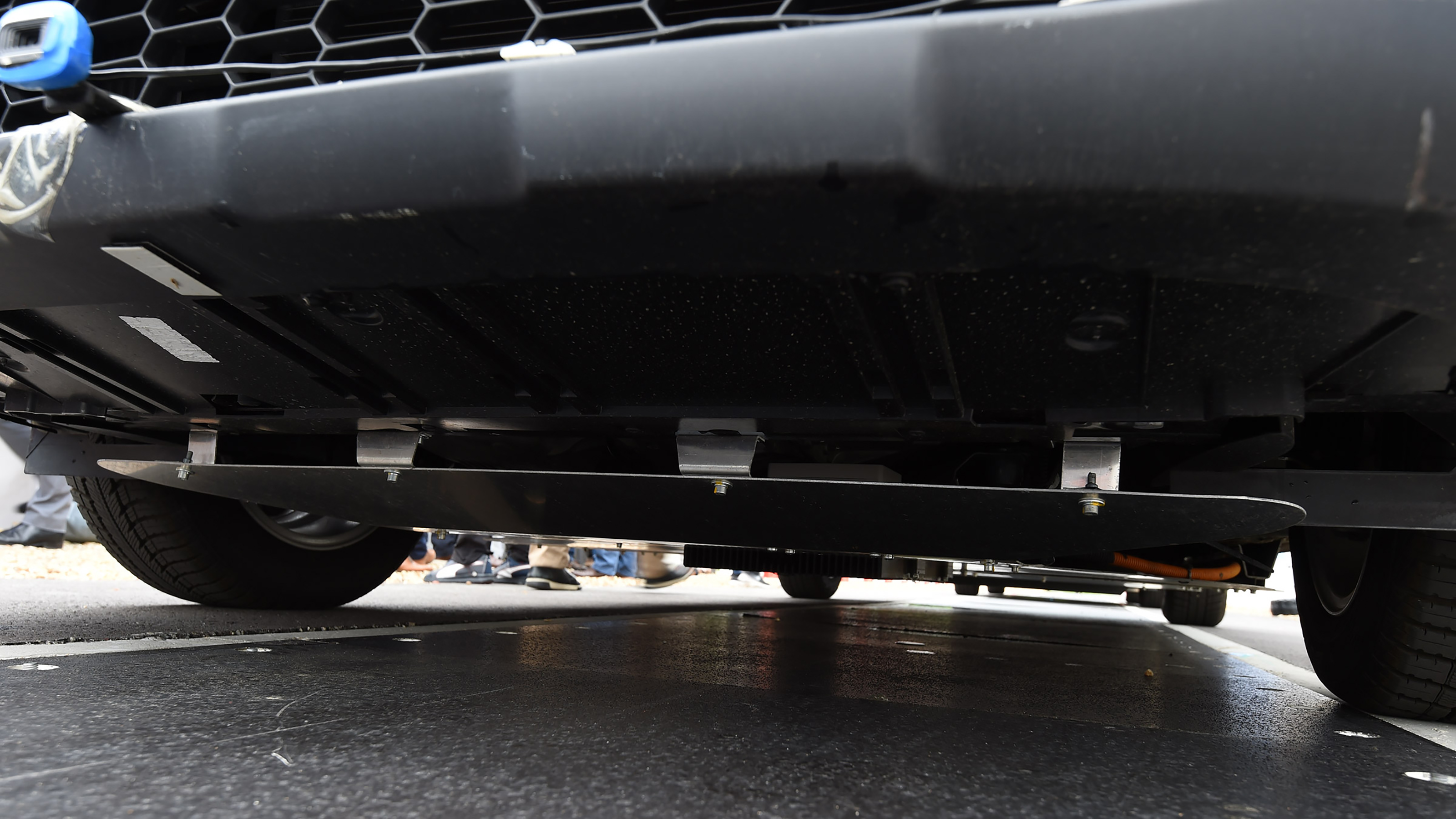 Renault Kangoo Z.E wireless charging test vehicle undercarriage