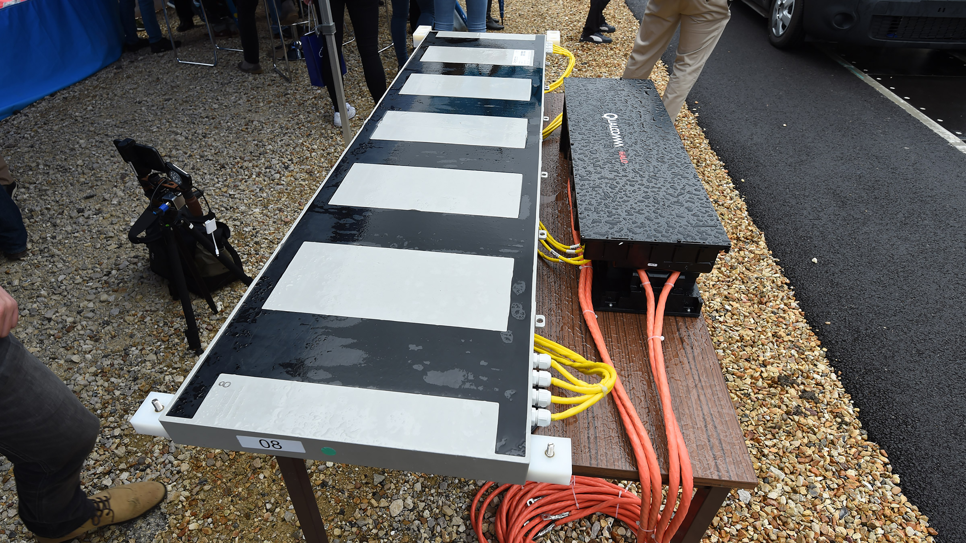 Wireless charging panel
