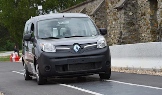 Renault Kangoo Z.E - front tracking