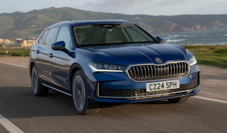 Skoda Superb iV - front tracking