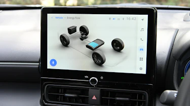 Toyota Yaris Cross - infotainment screen