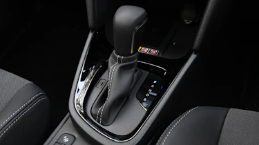 Toyota Yaris Cross - gear selector