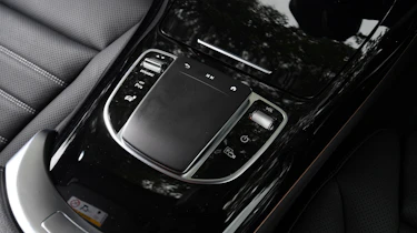 Used Mercedes EQC - centre console