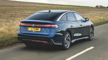 Volkswagen ID.7 Pro S Match - rear tracking