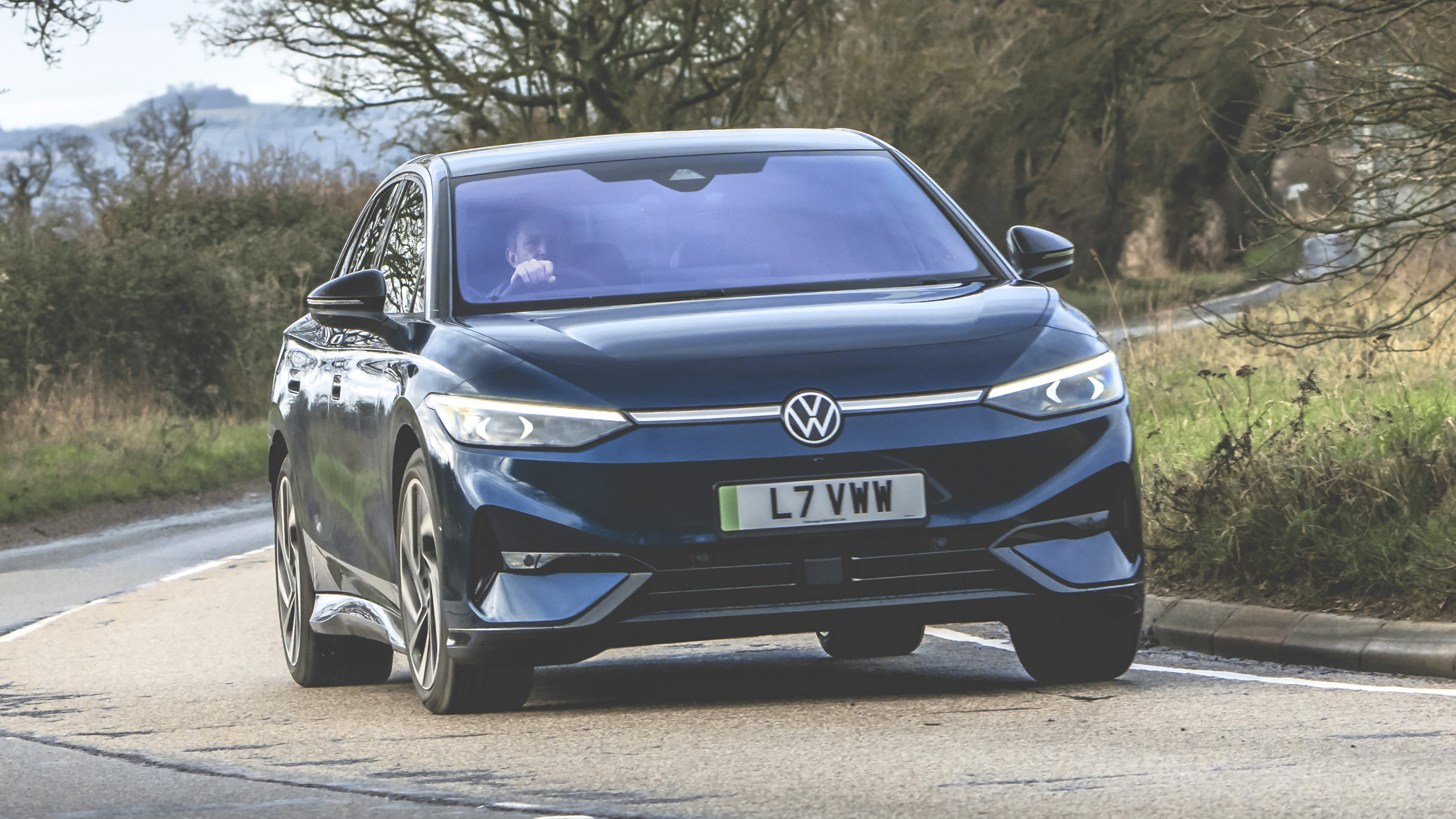 Volkswagen ID.7 Pro S Match - front cornering