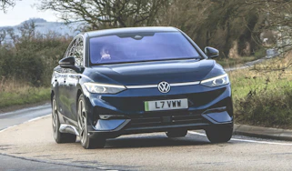 Volkswagen ID.7 Pro S Match - front cornering