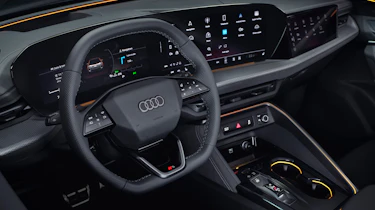 2024 Audi Q5 - steering wheel and infotainment screen