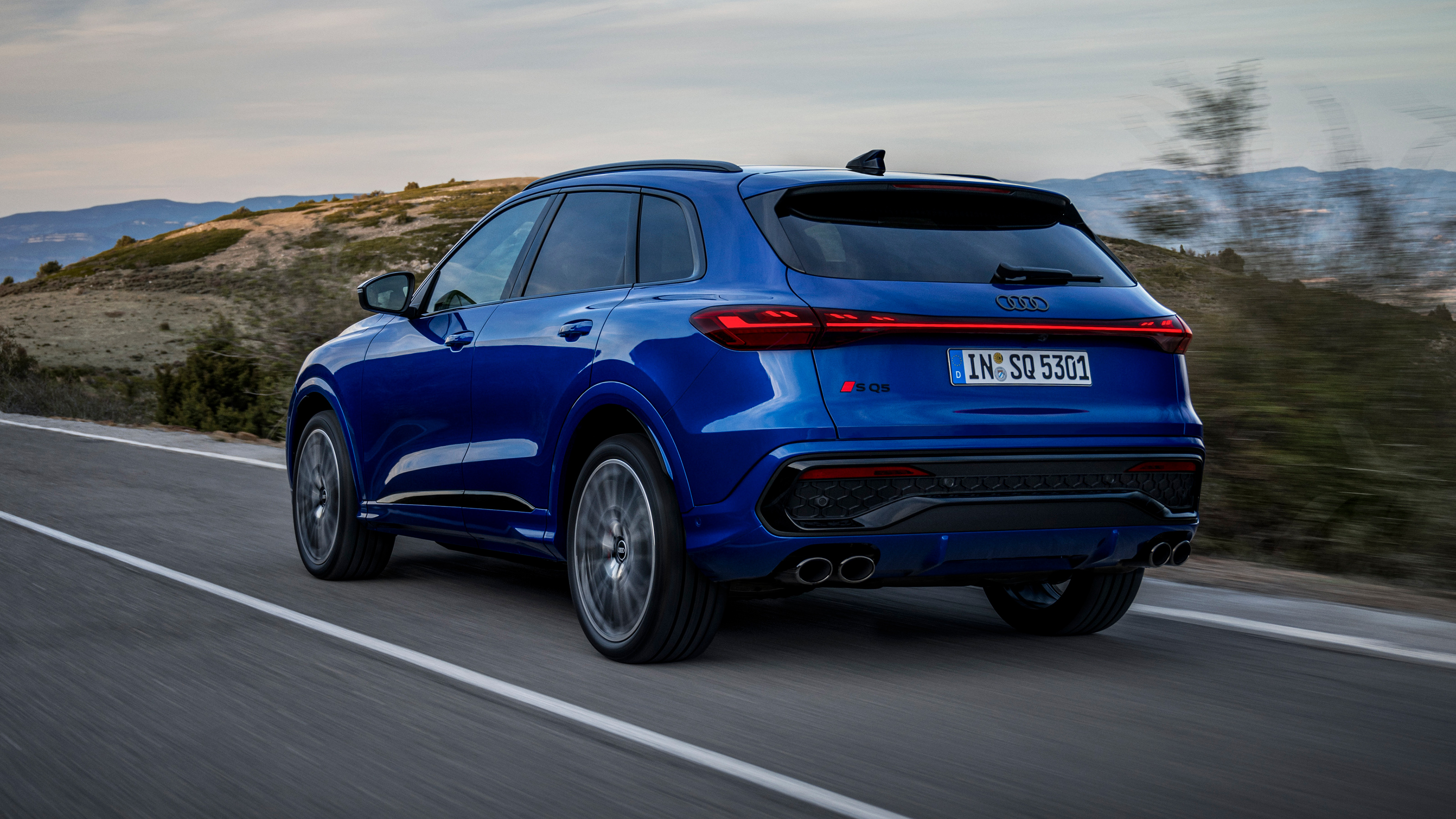 2024 Audi SQ5 - rear tracking