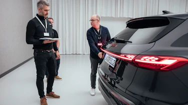 Auto Express deputy editor Richard Ingram looking at the Audi Q5's light bar