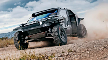 Dacia Sandrider - front cornering