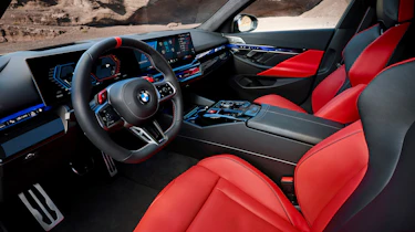 BMW M5 Touring - cabin