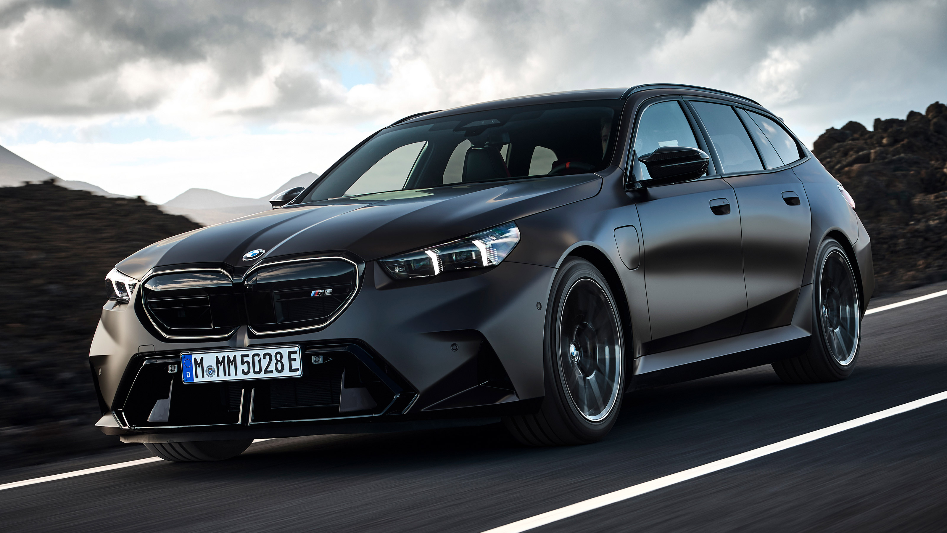 BMW M5 Touring - front