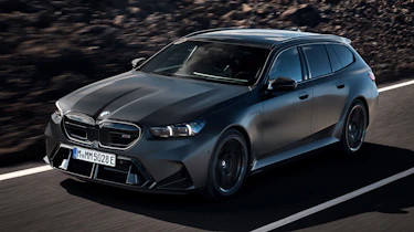 BMW M5 Touring - front action