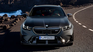 BMW M5 Touring - full front