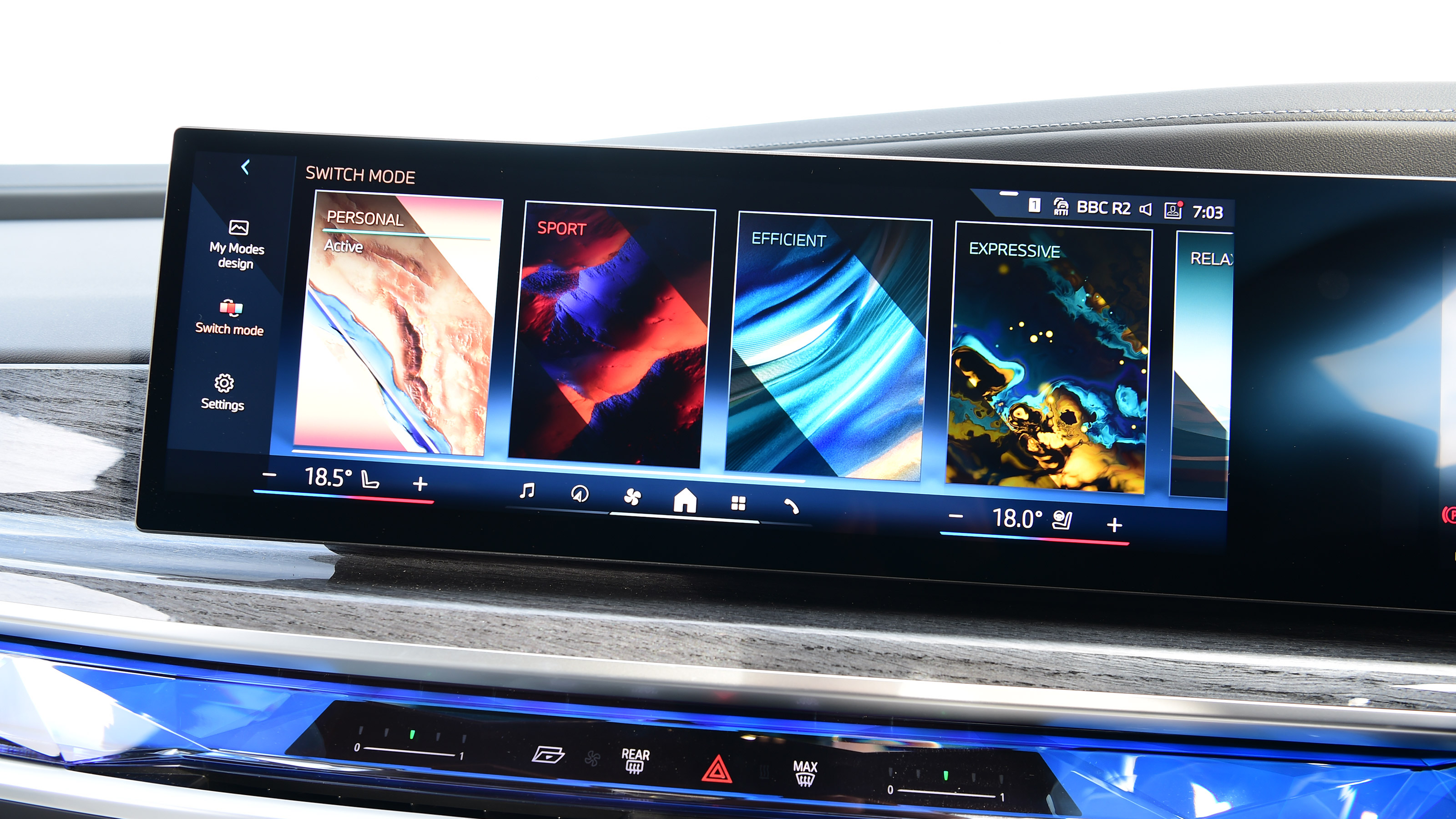 BMW i7 - screen