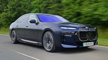 BMW i7 - front
