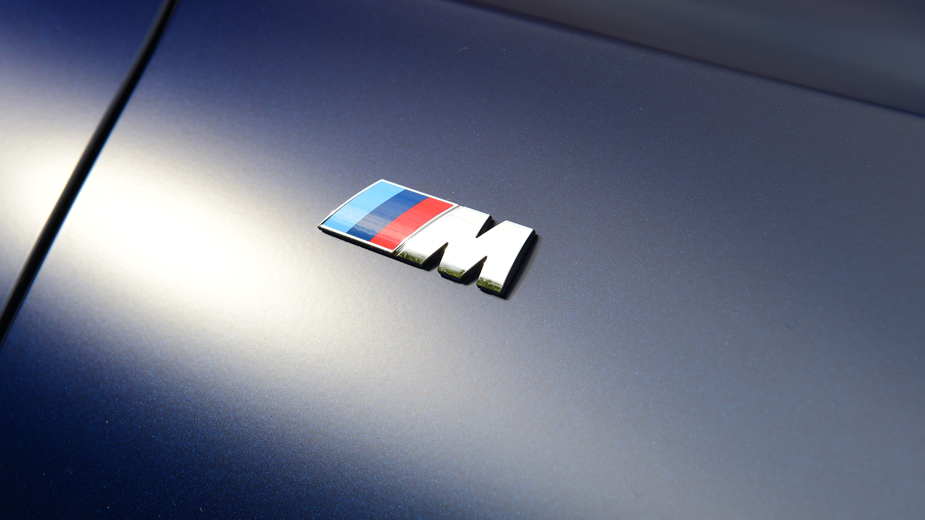 BMW i7 - M Sport badge