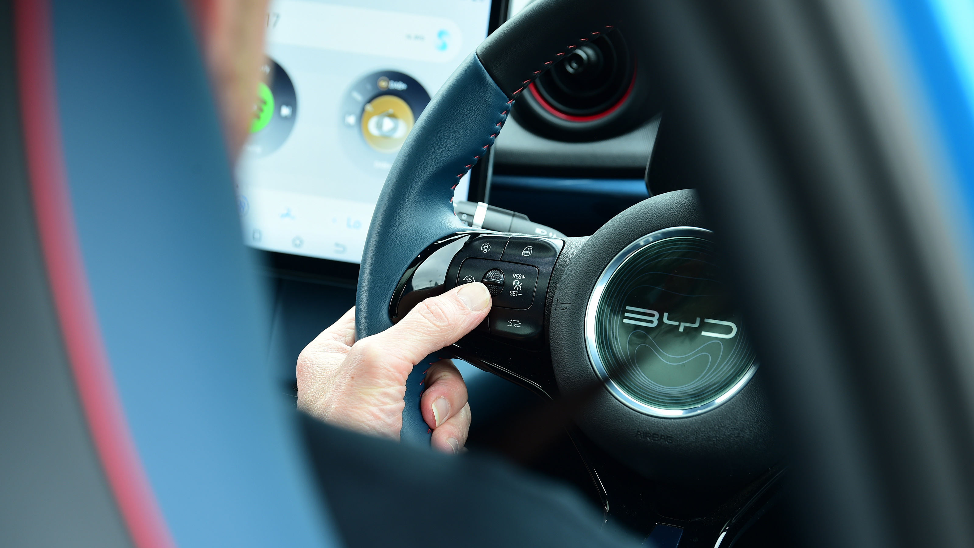 BYD Dolphin steering wheel - using the lane-keep assist