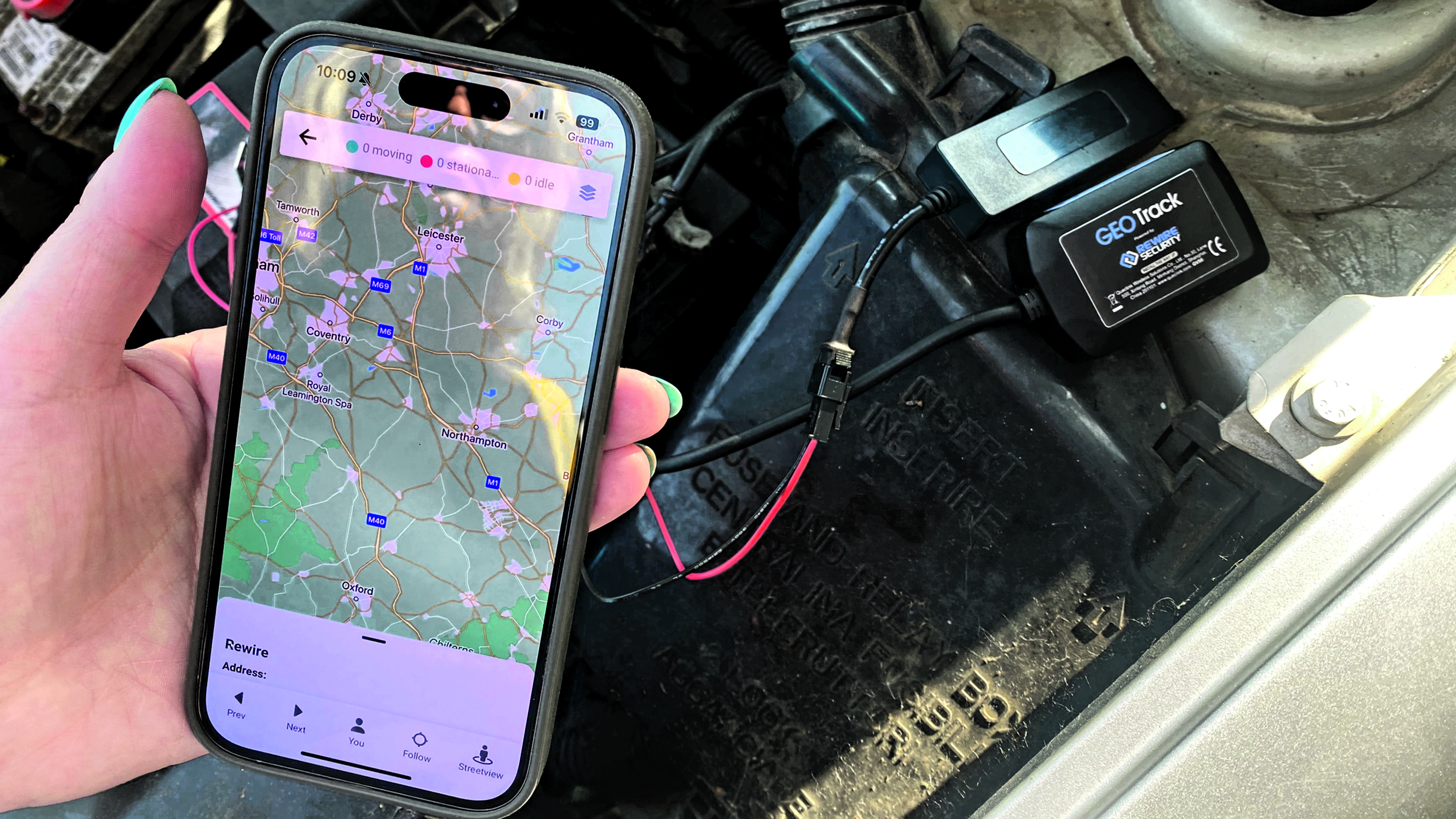 Best GPS trackers - header image 