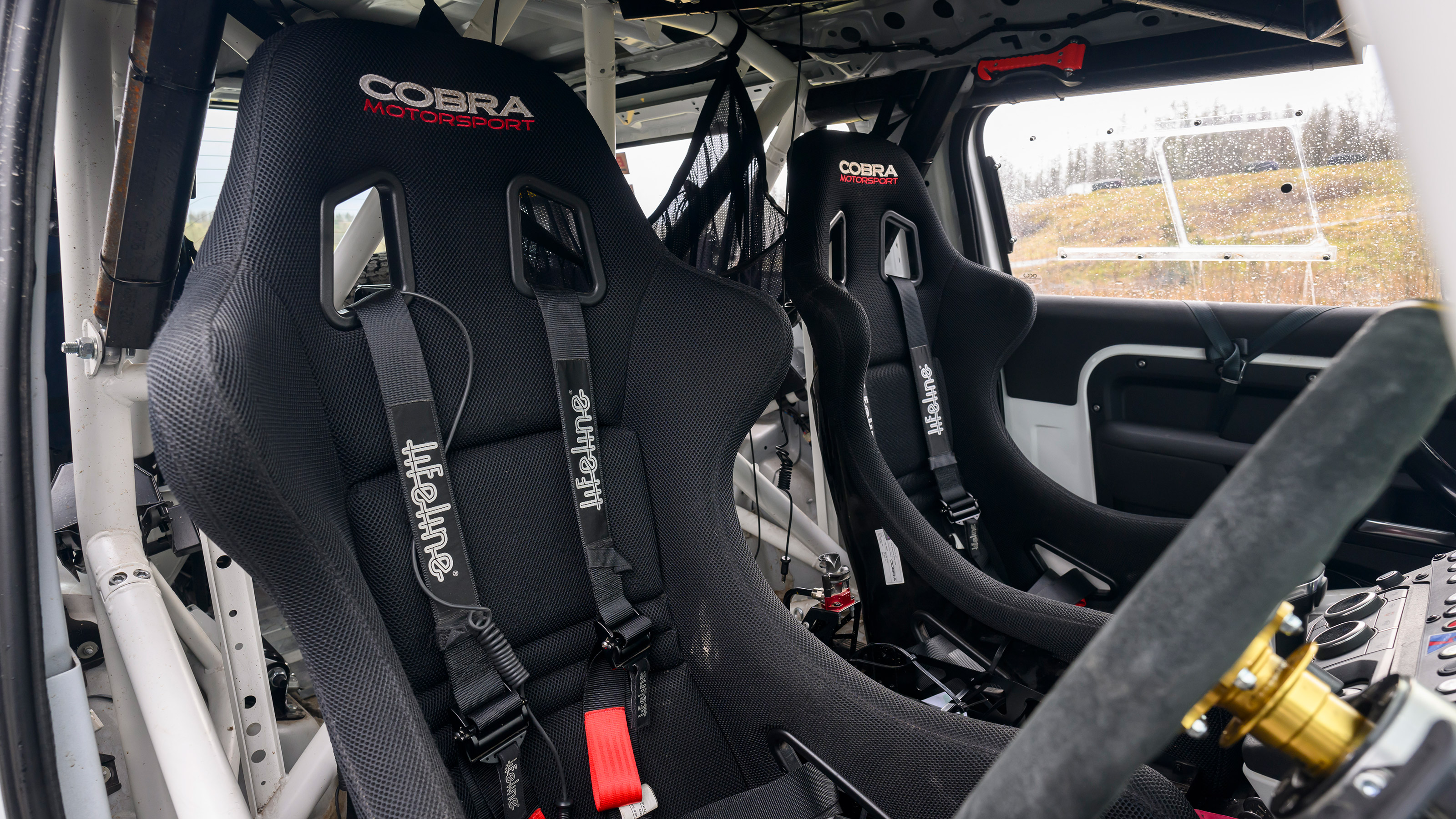 Bowler Defender - seats