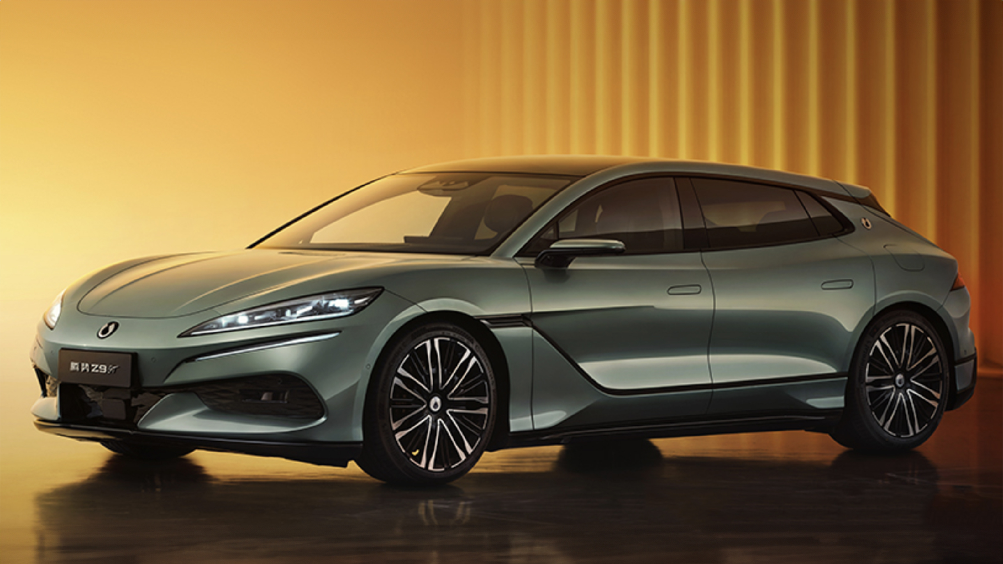 New Denza Z9GT - front 