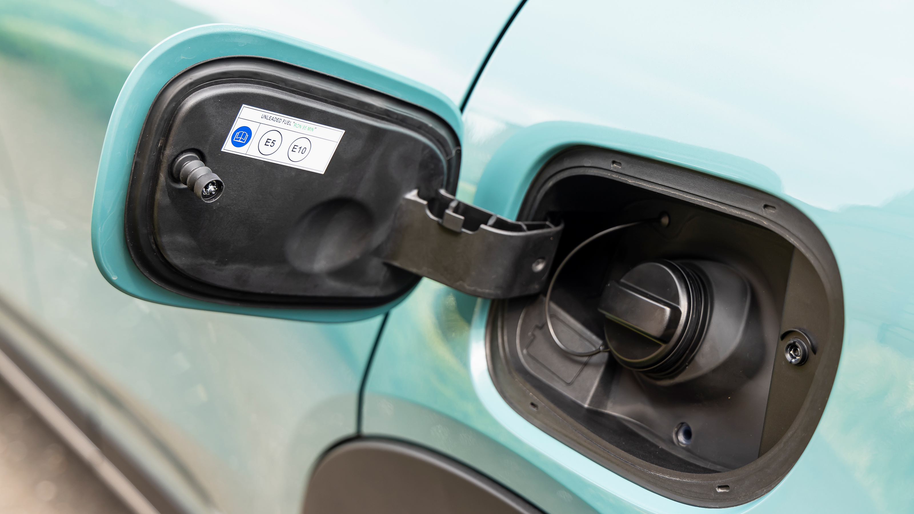 Fiat 600 Hybrid - fuel filler