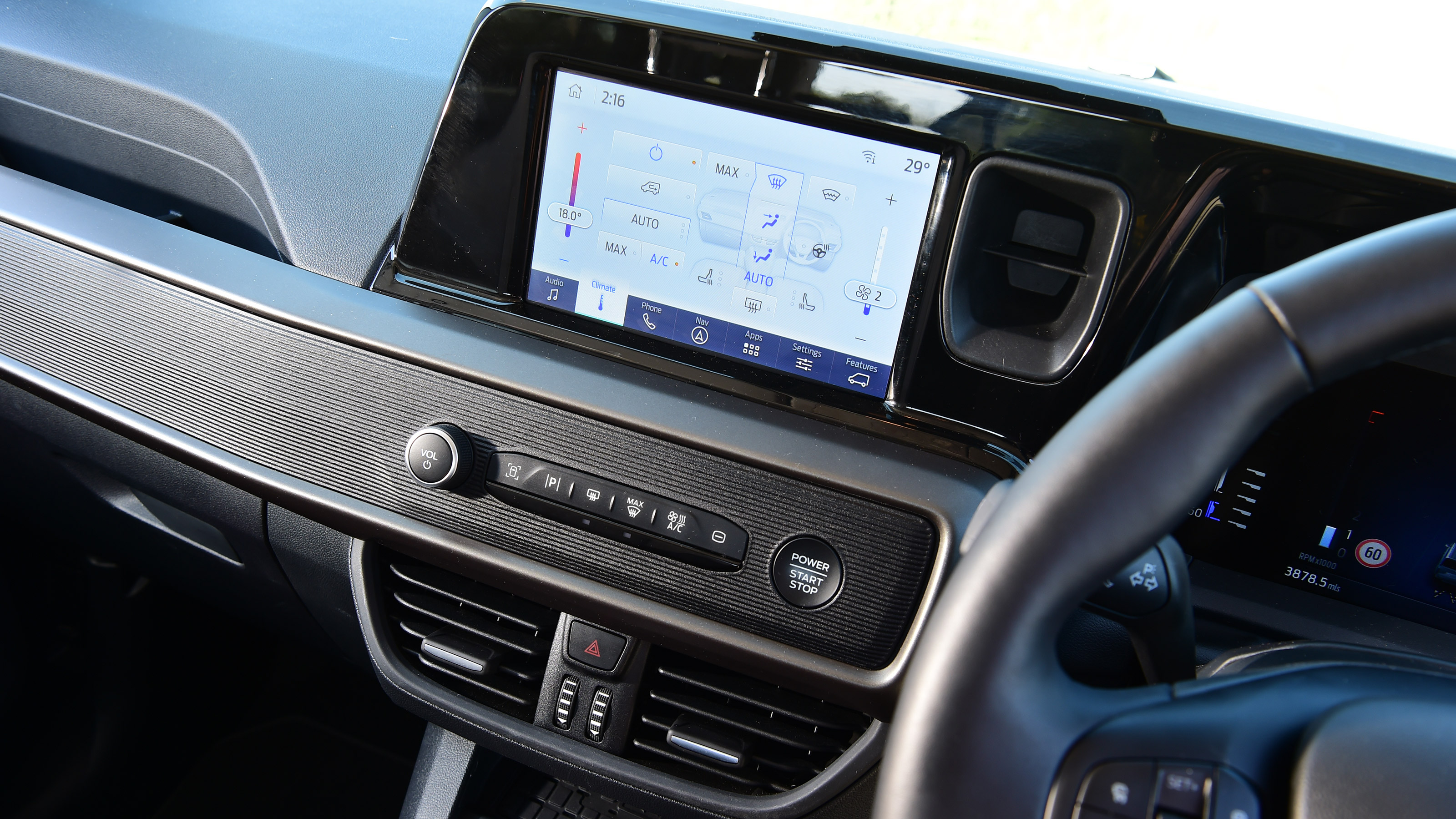 Ford Tourneo Courier Titanium - interior