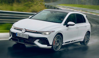 Golf GTI Clubsport - front tracking