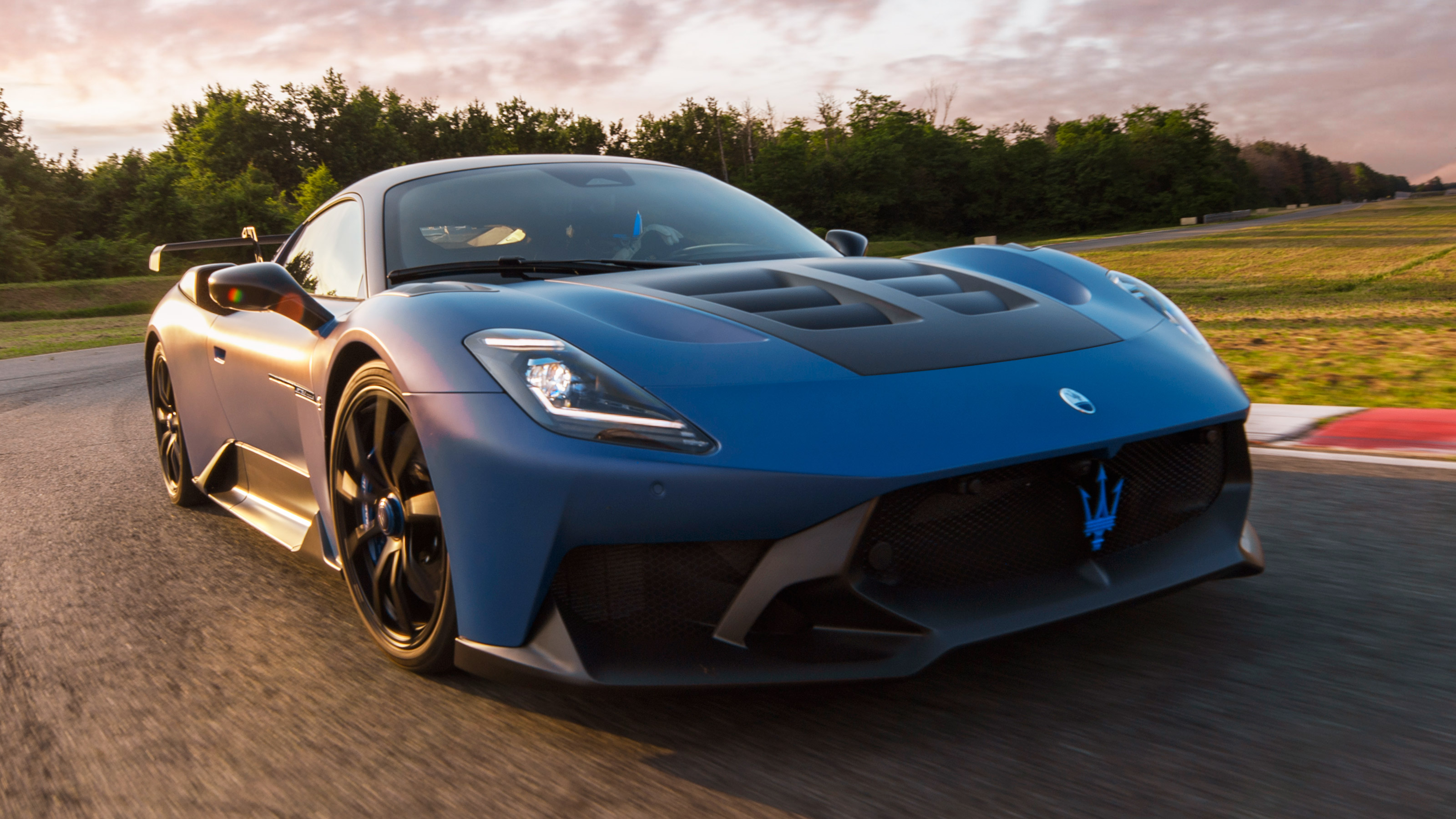 Maserati GT2 Stradale - front tracking