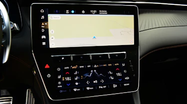 Maserati Grecale Folgore - infotainment screen