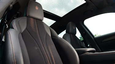 Maserati Grecale Folgore - front seats