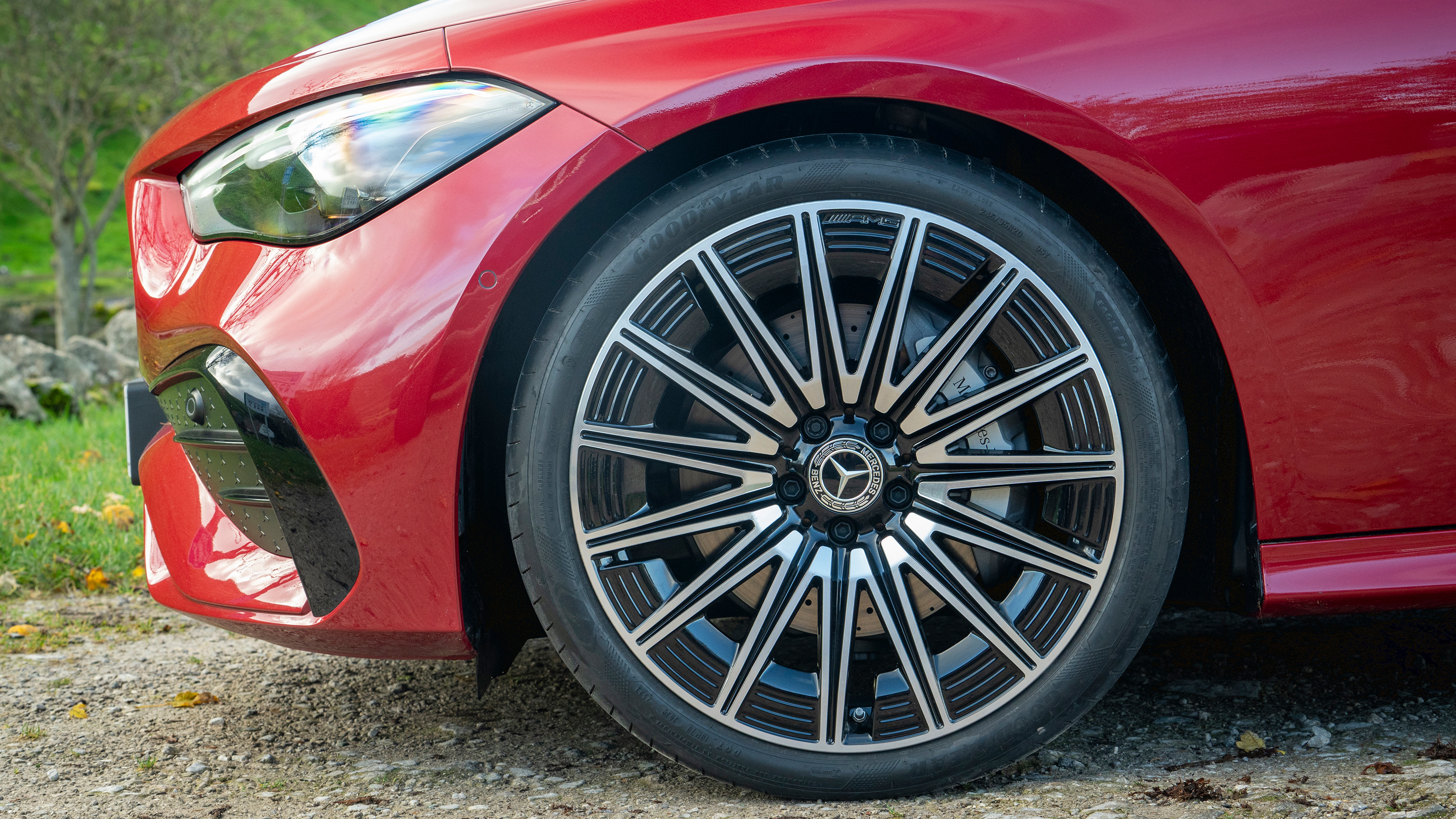 New Mercedes CLE 300 e - wheels 