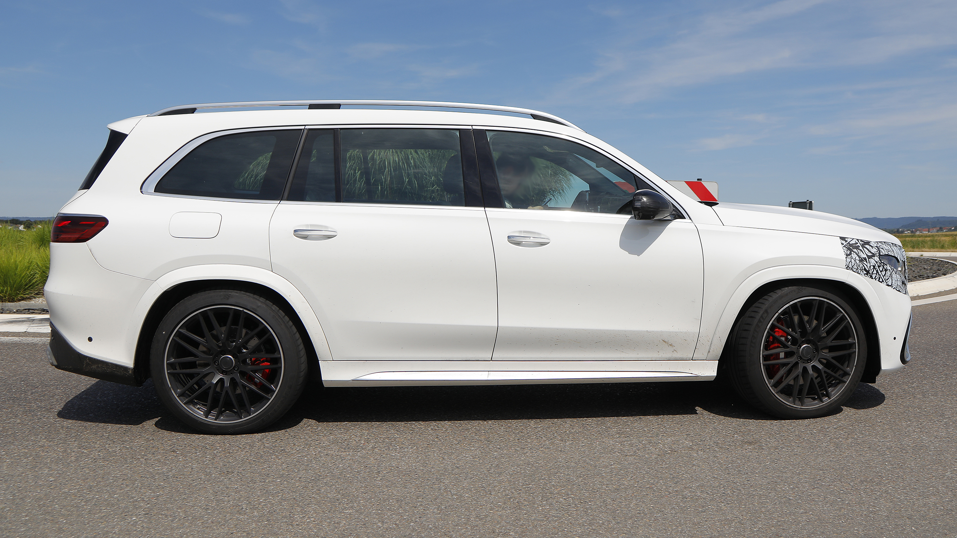 Mercedes Maybach GLS facelift - side profile
