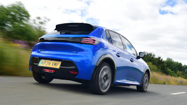Peugeot E-208 - rear tracking