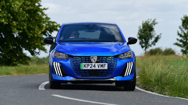 Peugeot E-208 - front cornering