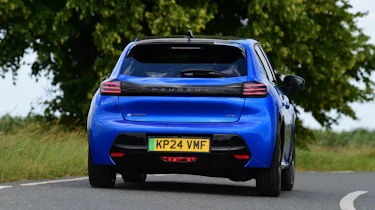 Peugeot E-208 - rear cornering