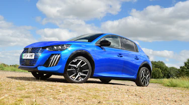 Peugeot E-208 - front static