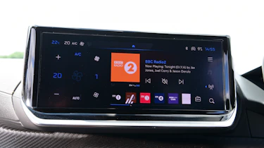 Peugeot E-208 - infotainment screen
