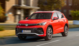 New Volkswagen Tiguan R-Line - front tracking