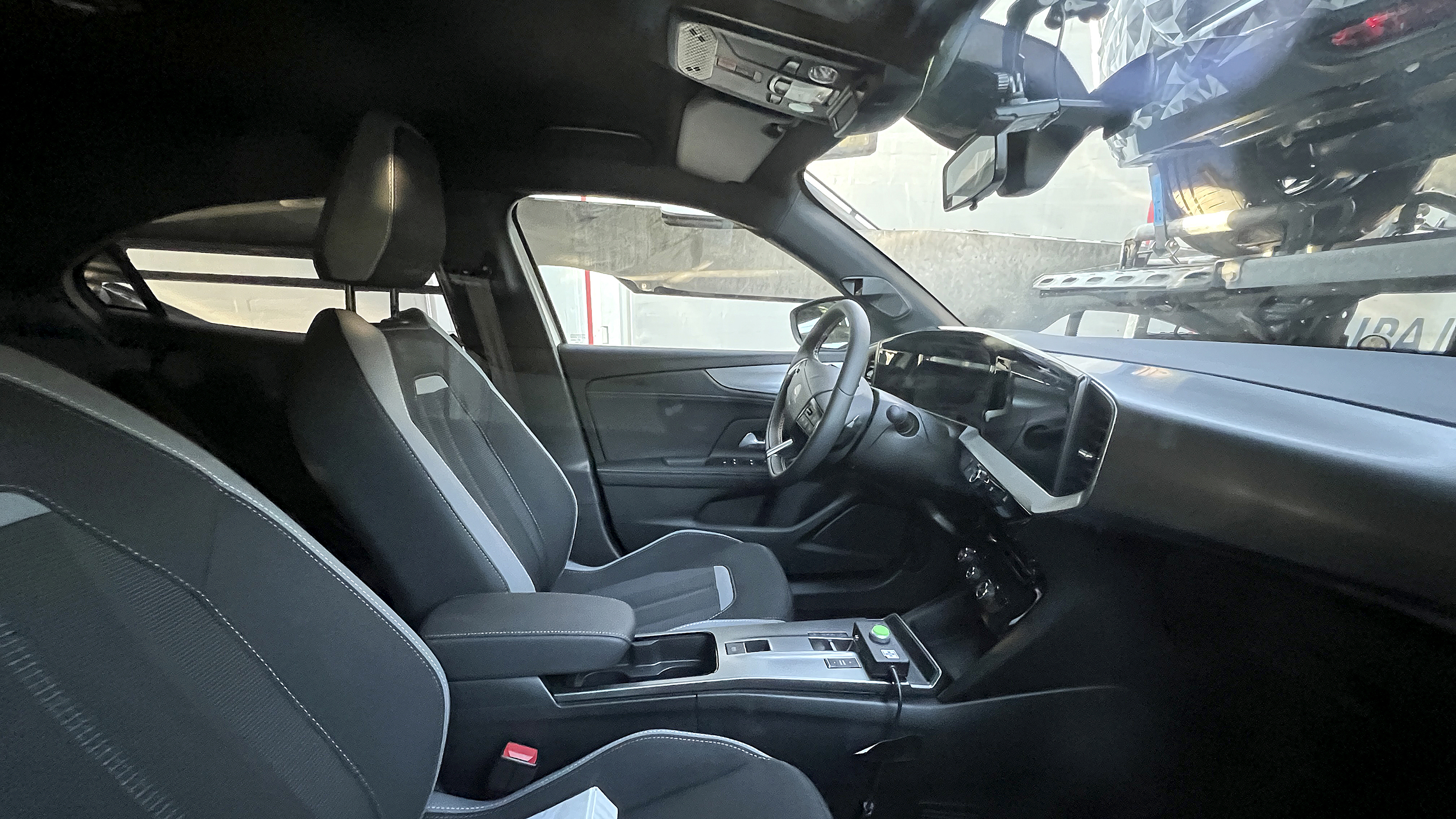 New facelifted Vauxhall Mokka spy shot - interior 