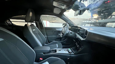 New facelifted Vauxhall Mokka spy shot - interior