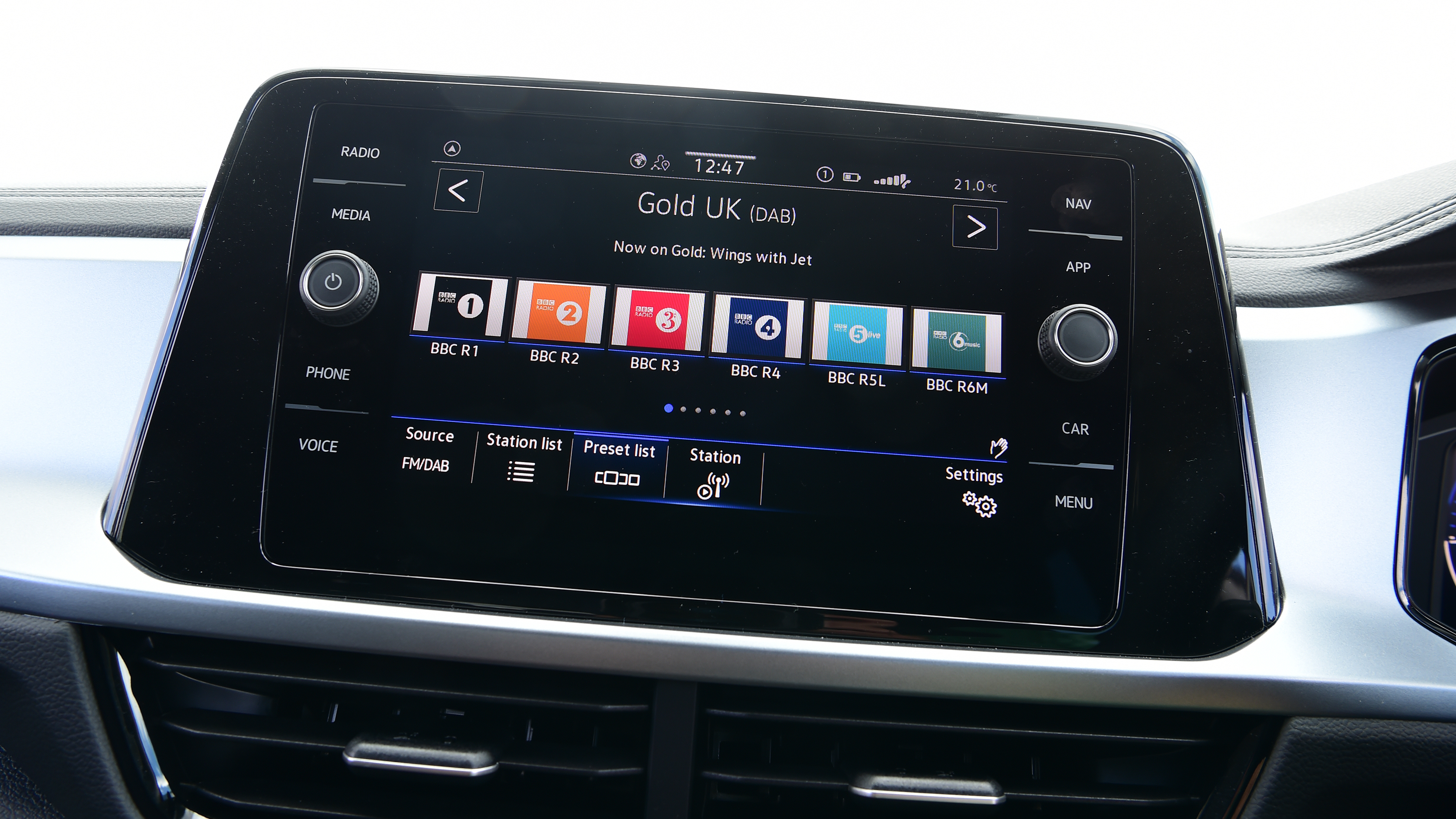 Volkswagen T-Roc - infotainment screen 