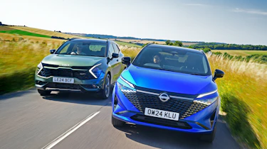 Nissan Qashqai and Kia Sportage - front tracking