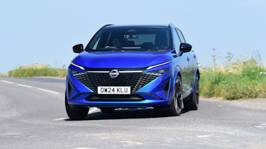 Nissan Qashqai - front cornering